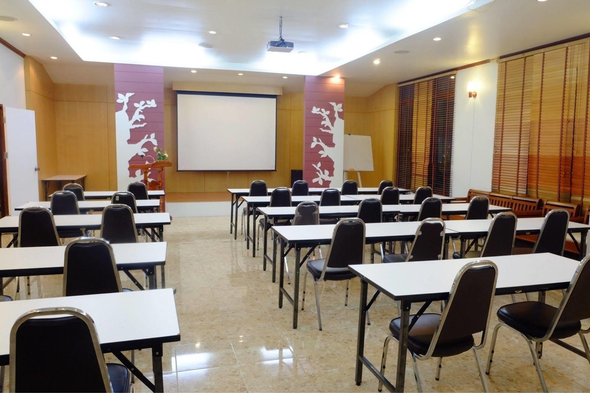 Studio Khon Kaen By Icheck Inn Luaran gambar